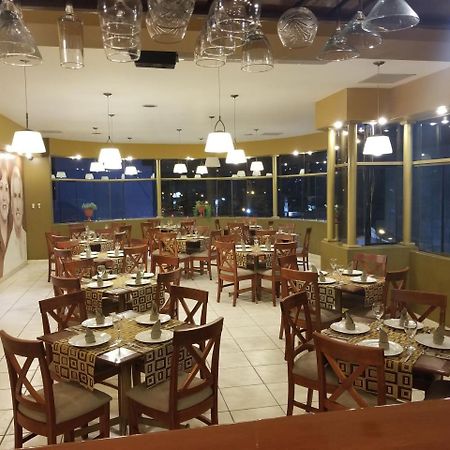 Hotel El Brujo La Merced Trujillo Bagian luar foto